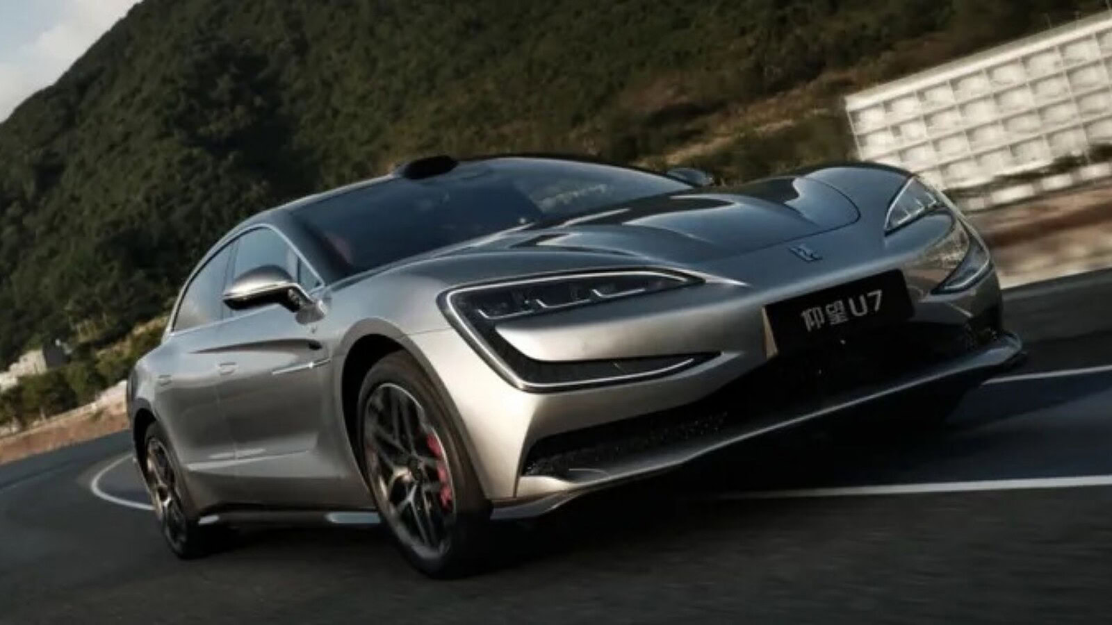 BYD Blade Battery 2.0: 98,7% dopo 30.000 km in 8 giorni