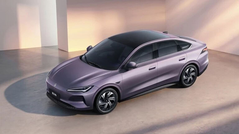 Volkswagen Jetta M6: la prima berlina elettrica sfida Xpeng in Cina