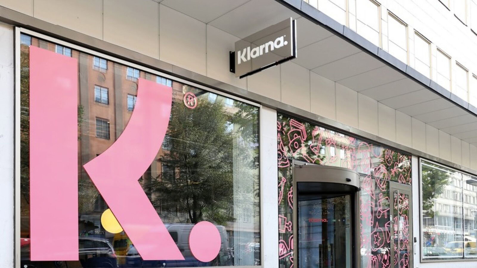 Klarna, quattro nuovi abbonamenti: cashback fino all'1,5% e lounge