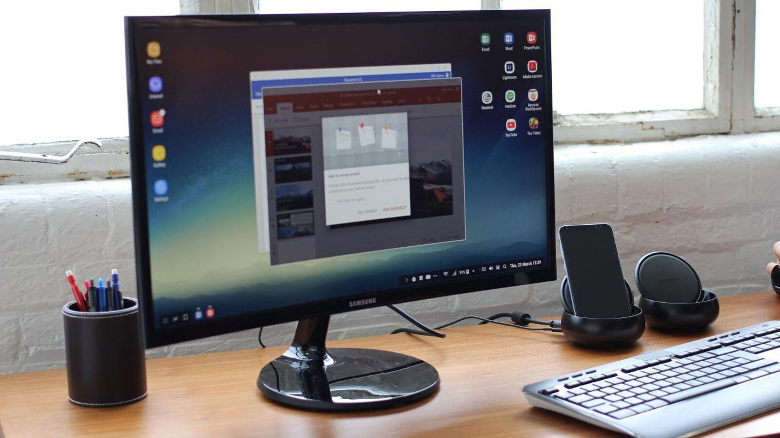 Samsung DeX ora gira sul display del Galaxy Z Fold senza monitor