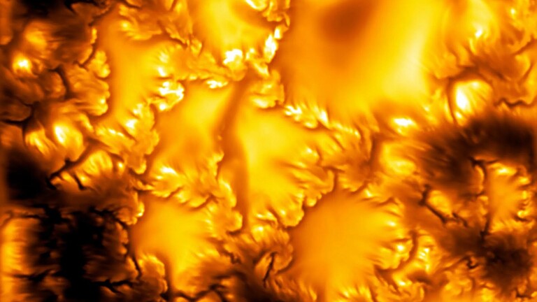 Sole, il video più dettagliato di sempre svela vortici di plasma
