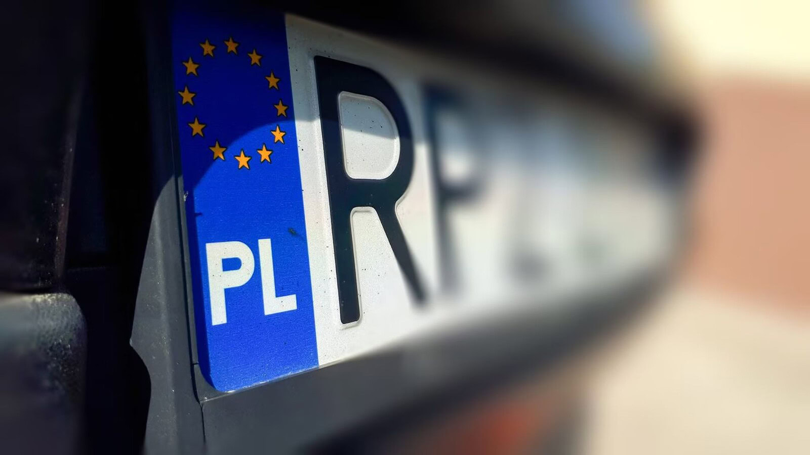Targhe polacche, finisce il trucco: obbligo di RC auto italiana
