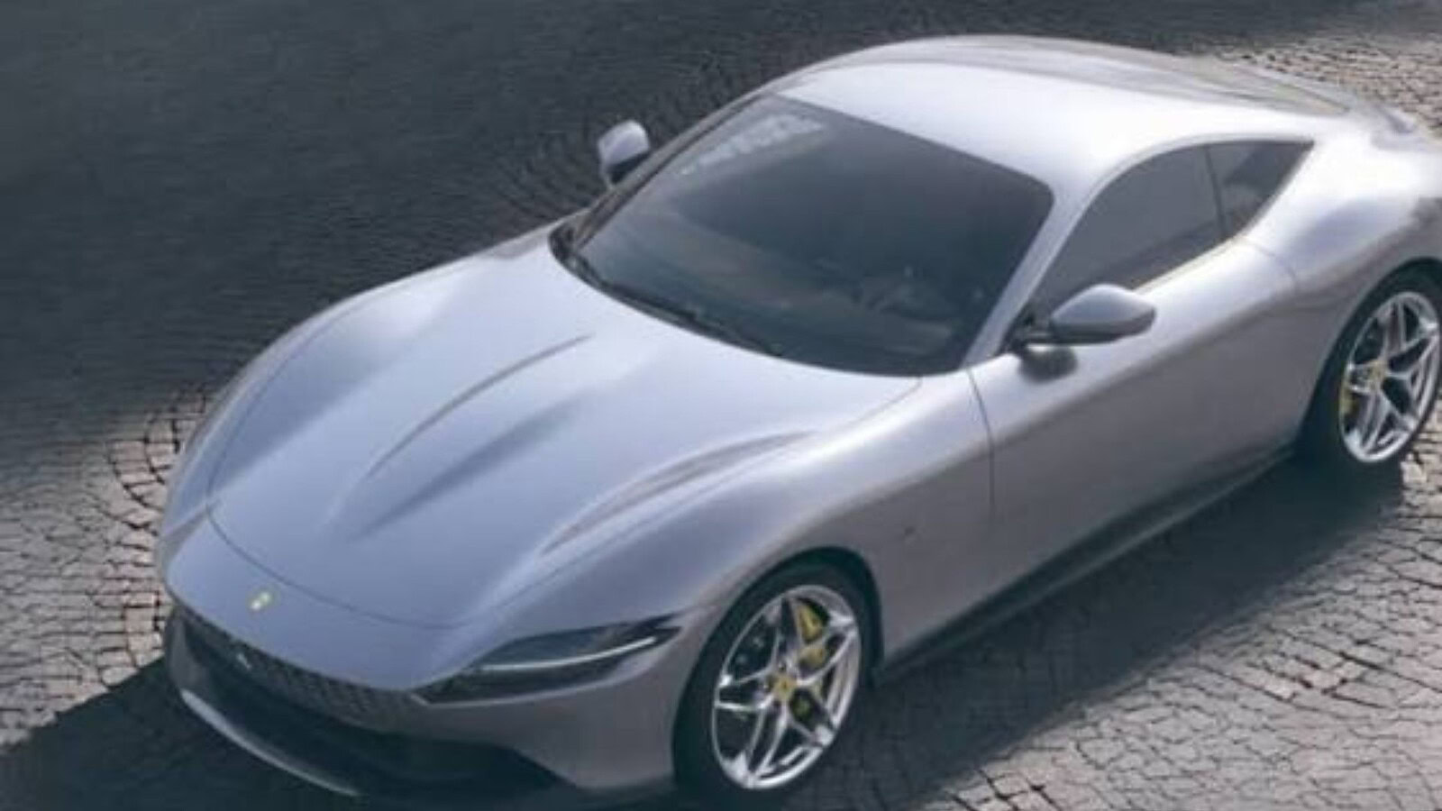 Ferrari Roma abbandonata a Nuvolera: caccia al conducente
