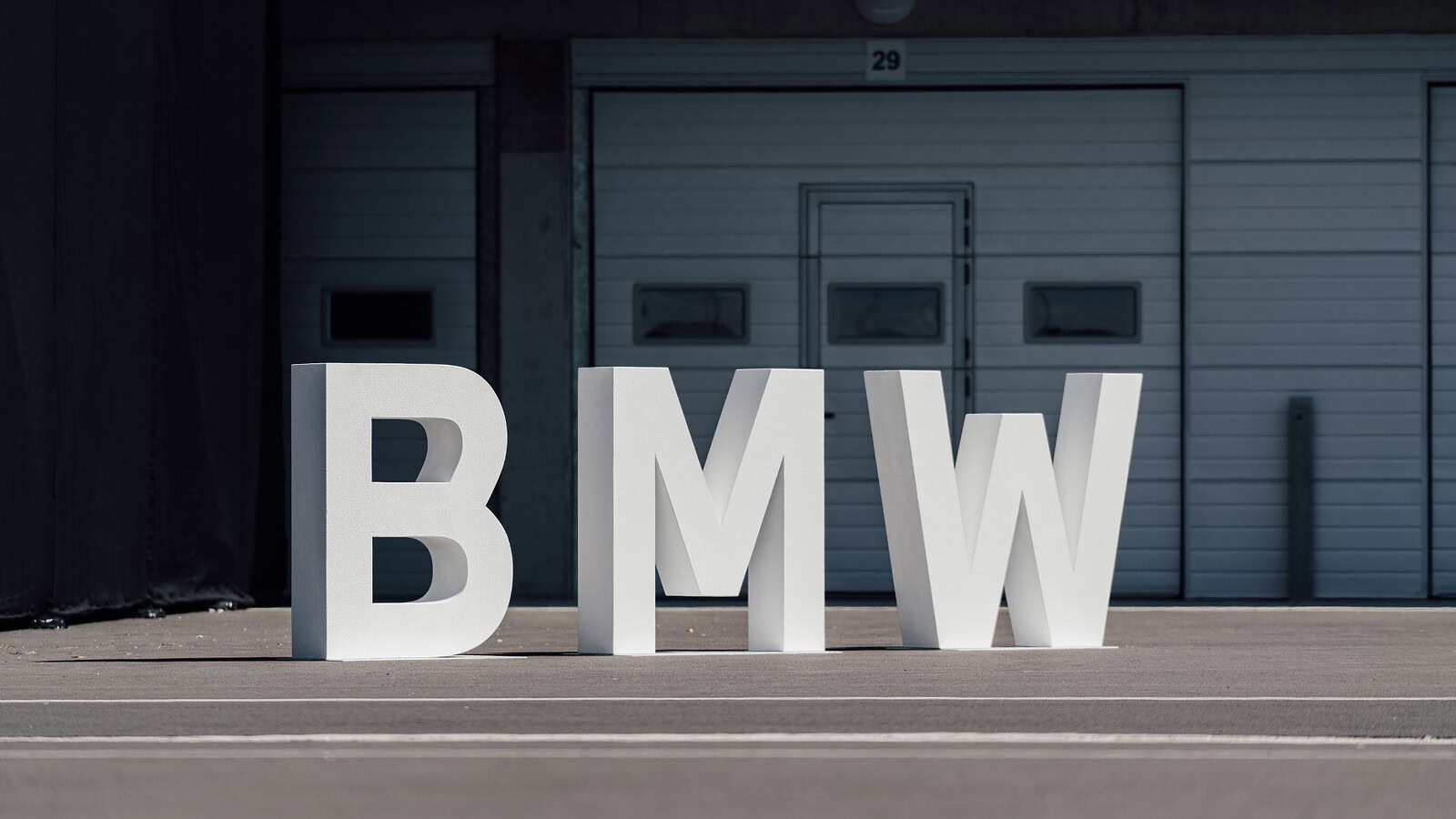 BMW i3 elettrica entra in produzione a Monaco tra ordini record