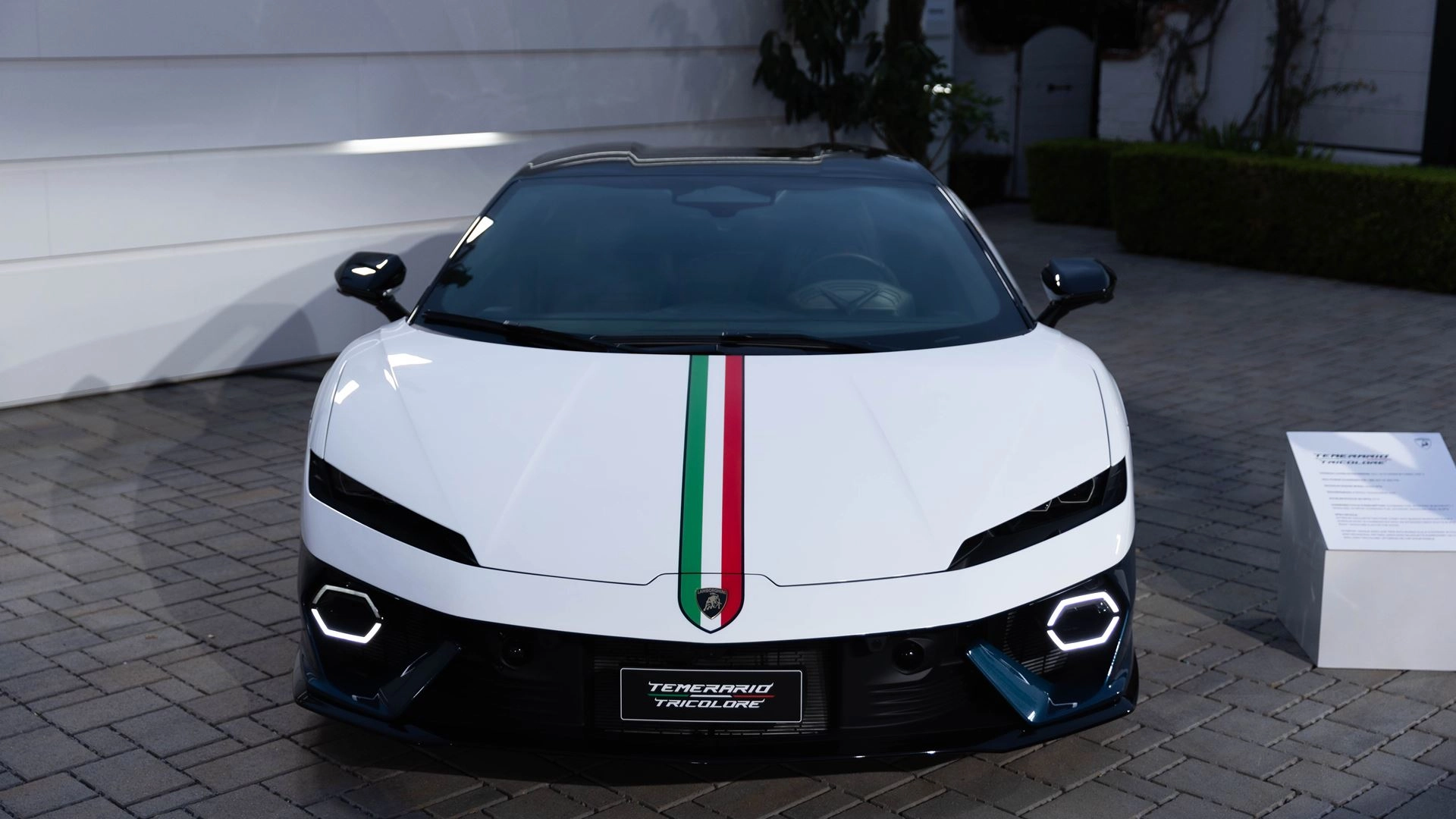 Lamborghini Temerario Tricolore - dettaglio Lamborghini Temerario Tricolore: la livrea che celebra l'Italia