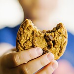 Plastica trasformata in biscotti