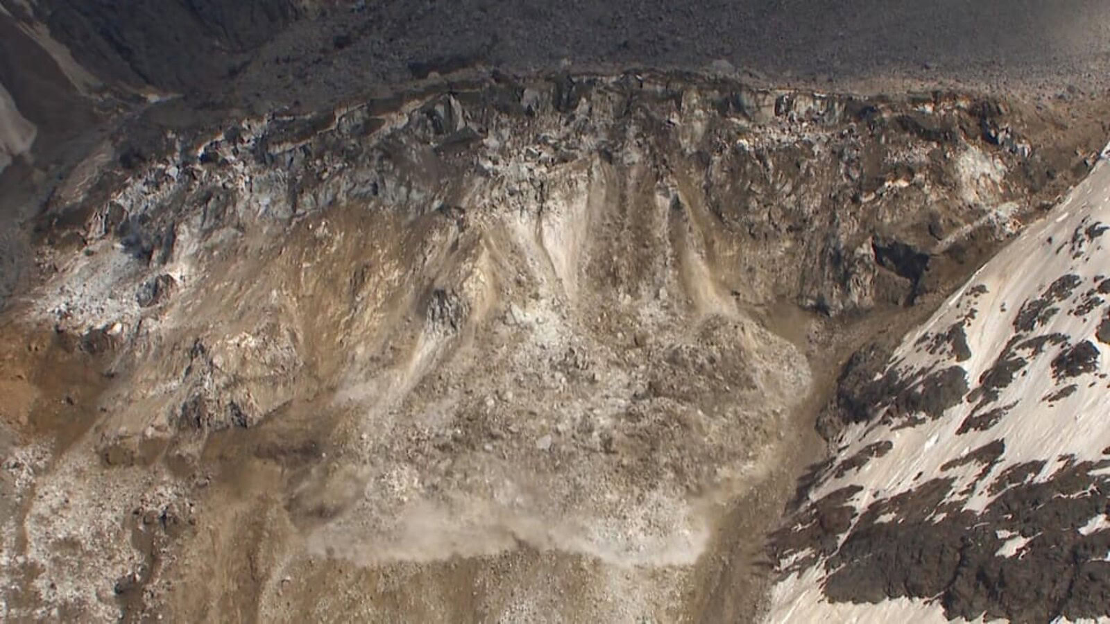 Frane sulle Alpi, fango e strade chiuse tra Tesero e Predazzo: la natura si ribella