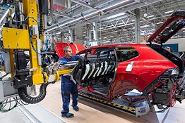 BMW taglia 8.000 posti entro il 2027: la Cina dietro la scelta