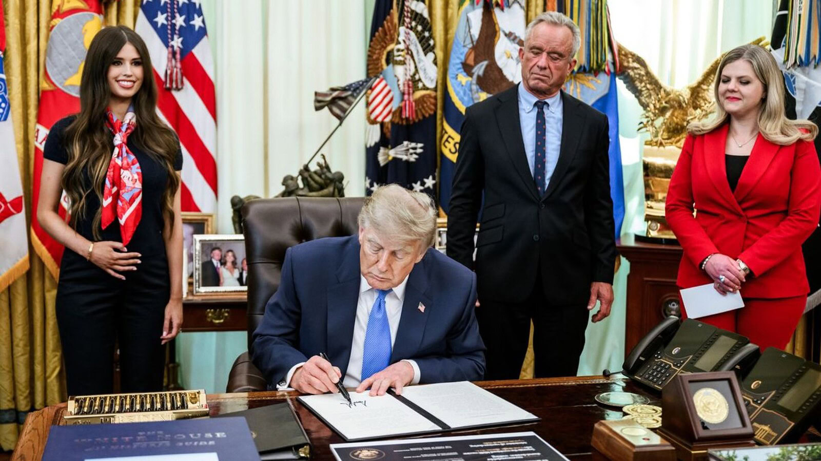 Trump vaccini