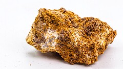 Bauxite: la roccia rossastra da cui nasce tutto l’alluminio