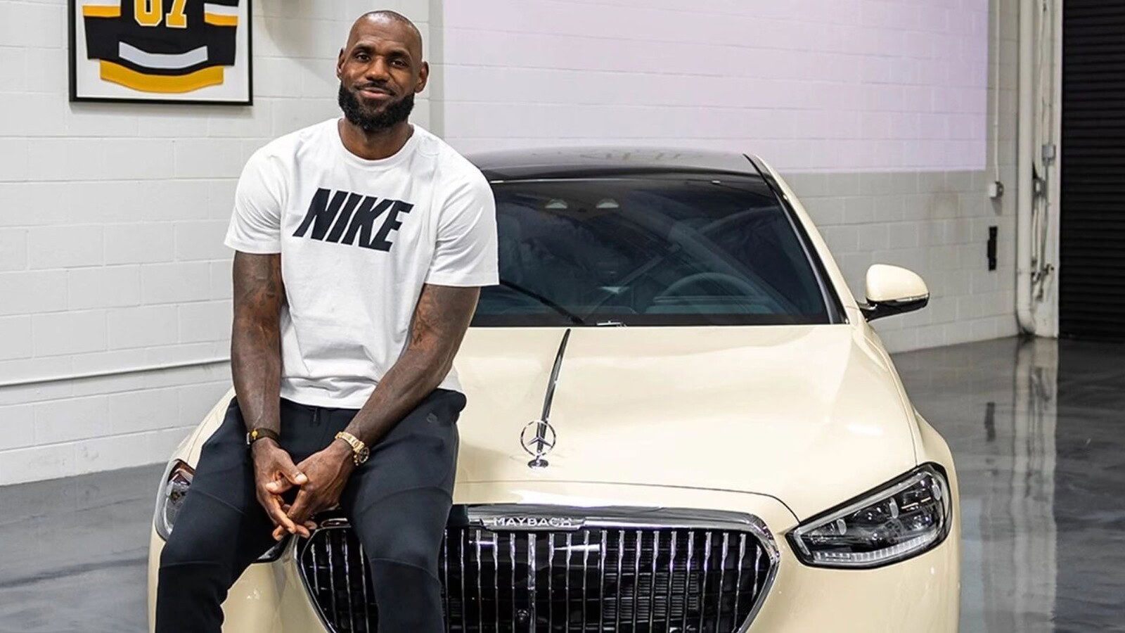 LeBron James, la Maybach S 680 su misura svelata a Monterey