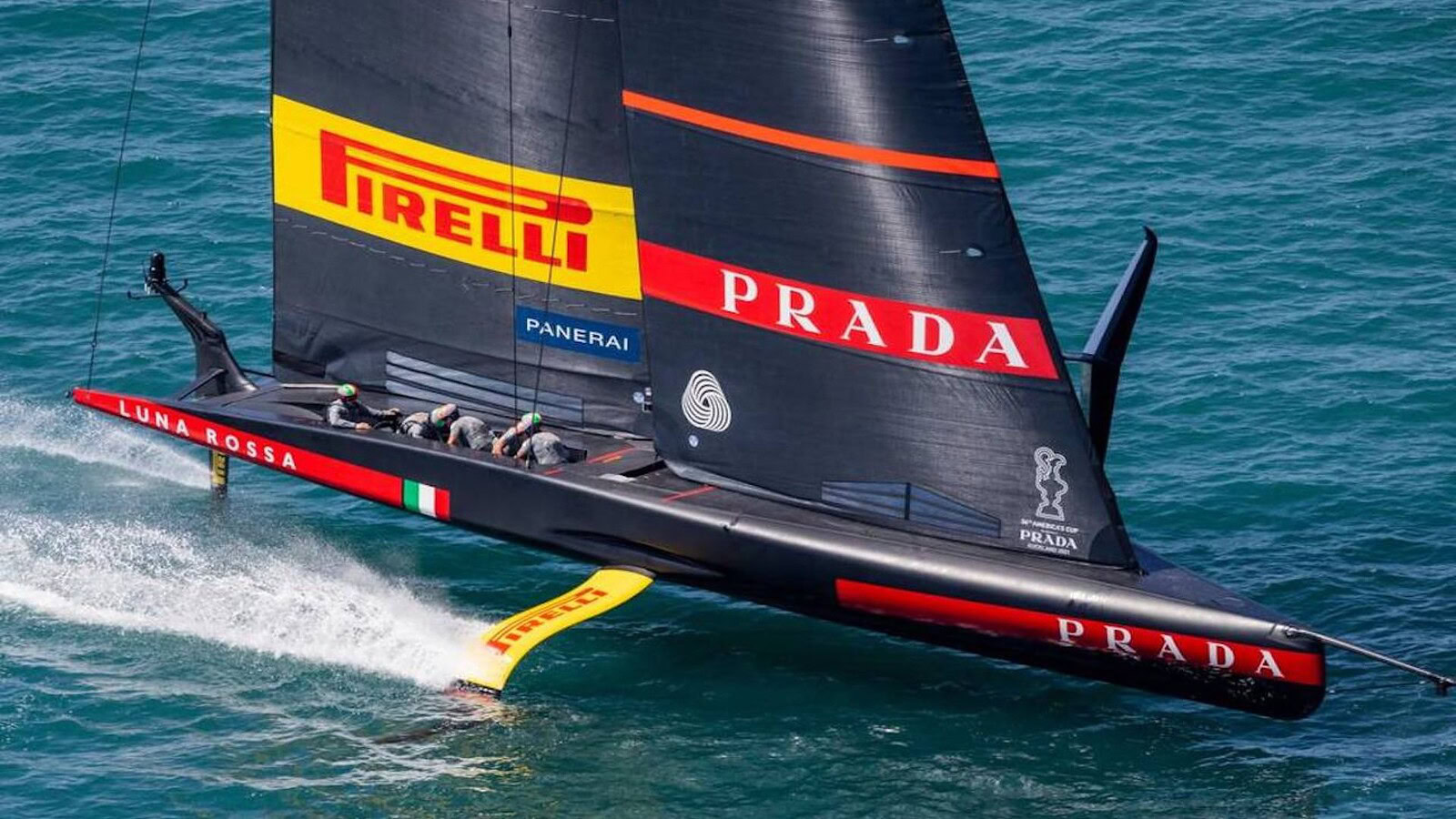 Pirelli e Luna Rossa: la tecnologia degli pneumatici sui foil