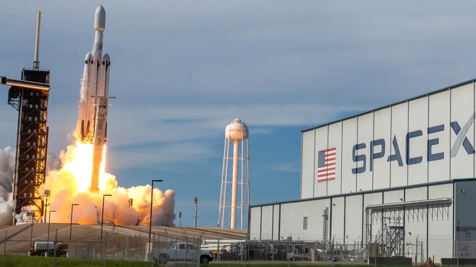 SpaceX completa l'acquisizione di Cursor: cosa cambia ora