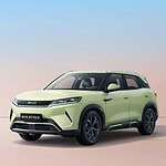 BYD accelera sulle batterie allo stato solido: produzione dal 2027