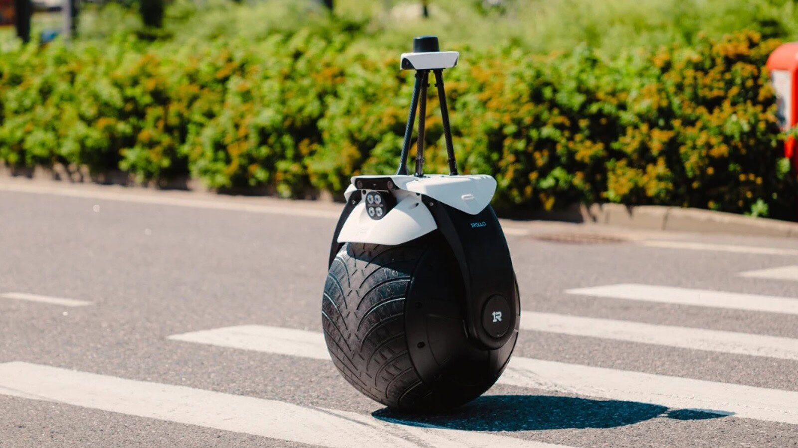1ROLLO, il robot su una ruota che pattuglia da solo