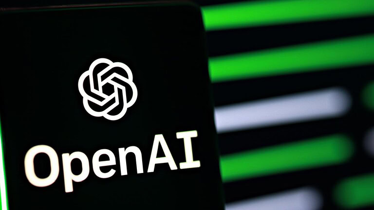 OpenAI prepara una famiglia di dispositivi hardware con AI integrata