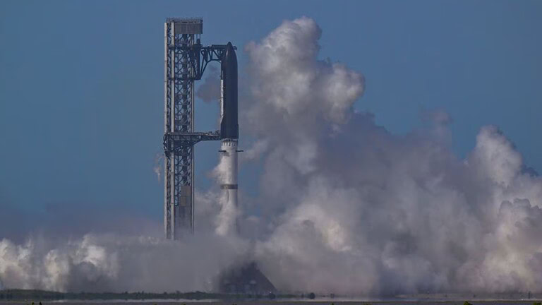 Razzo SpaceX si schianterà sulla Luna a 8.690 km orari
