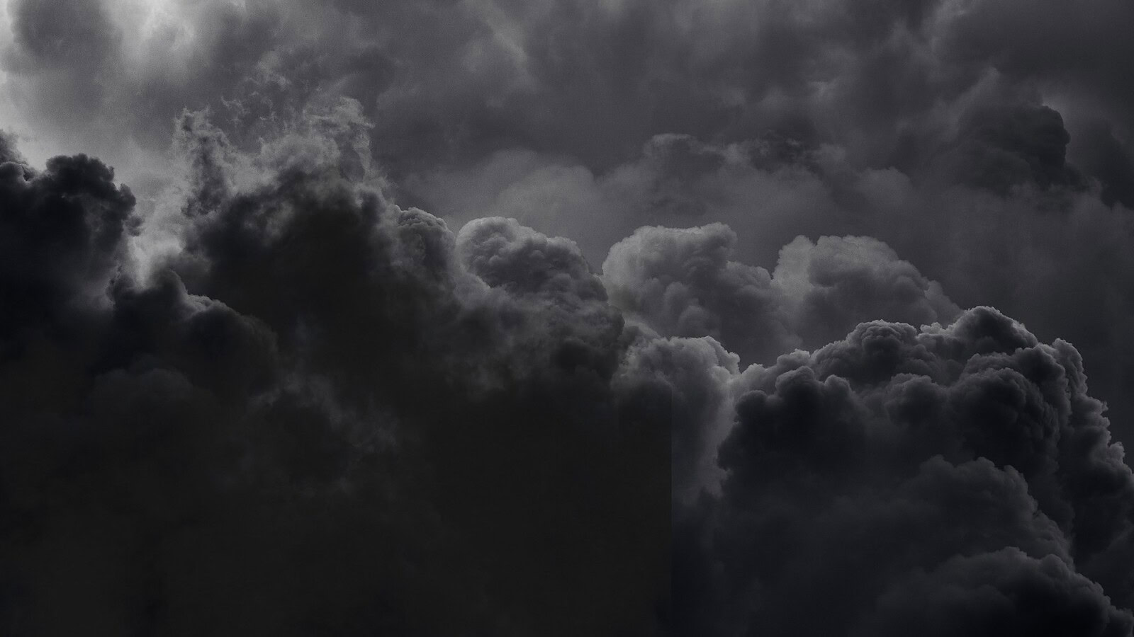 Pyrocumulonimbus, la nube di fuoco appare per la prima volta in Francia