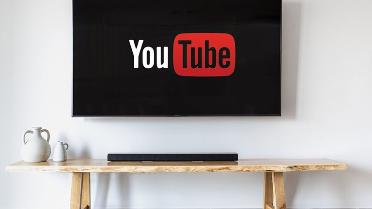 YouTube, i video ripartono da soli su Android: il bug fa infuriare