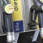 Caro carburanti, stangata da 1,1 miliardi di euro al mese