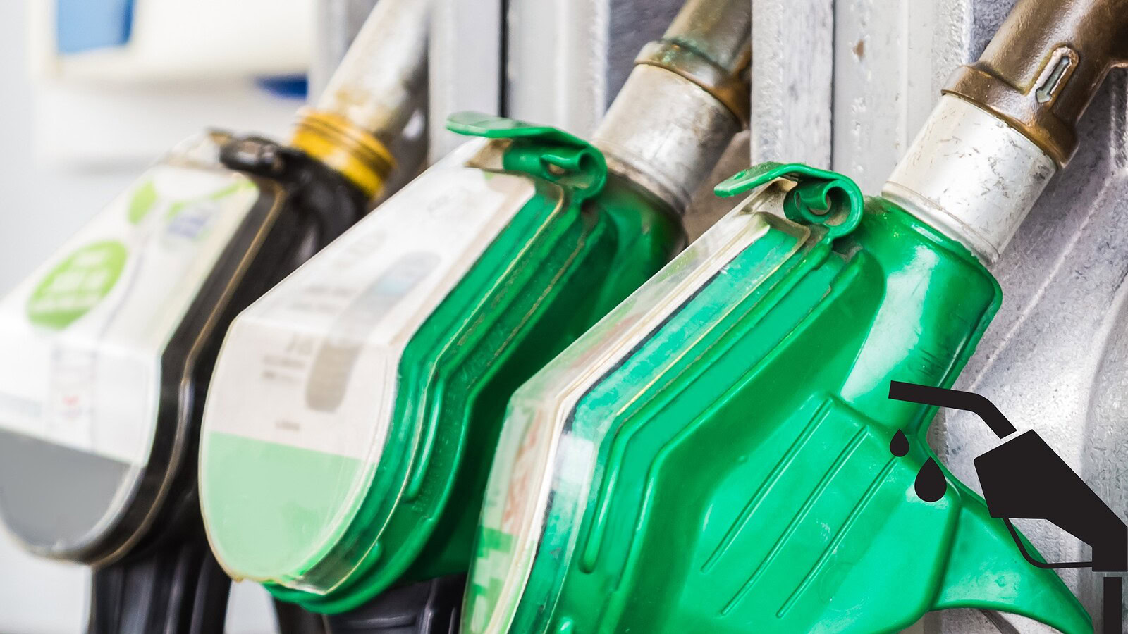 Carburanti, due distributori su tre fuorilegge: blitz della GdF