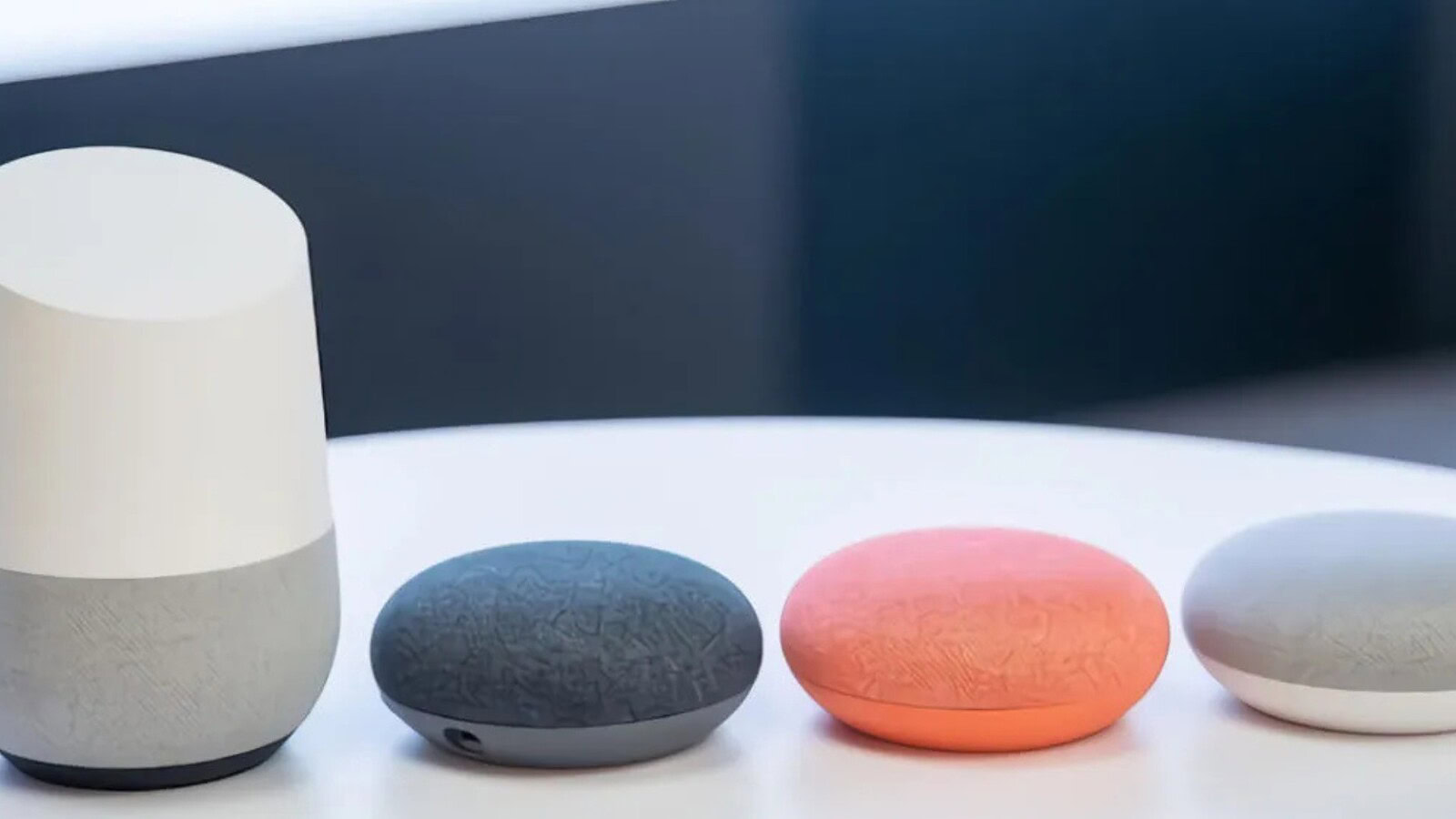 Google Home, un bug su iPhone accende le luci da sole
