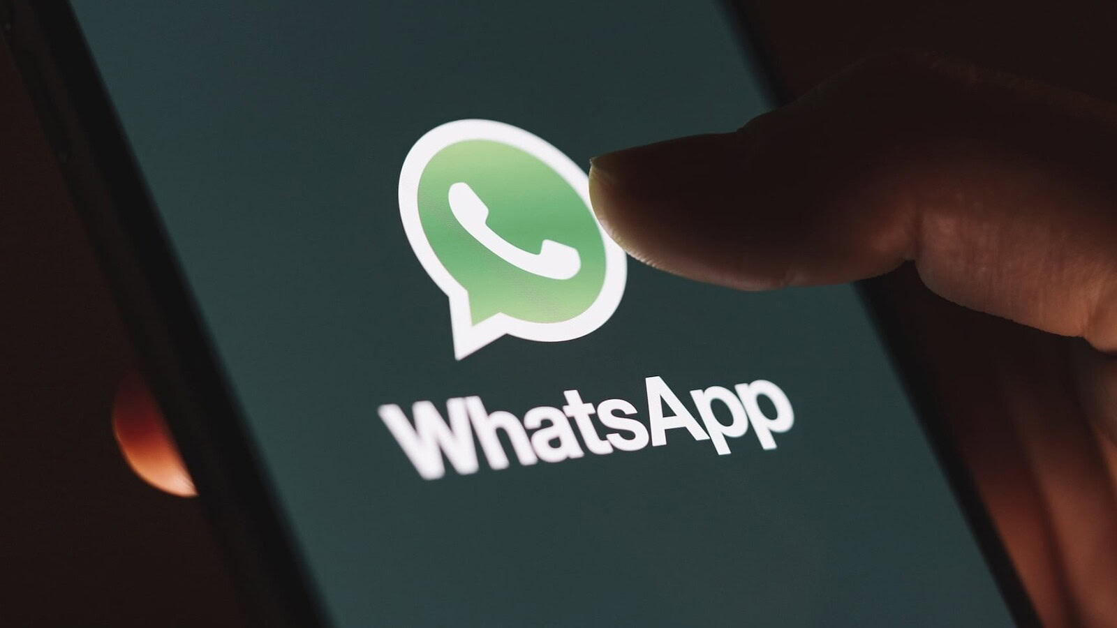 WhatsApp, il messaggio di benvenuto automatico arriva nei gruppi