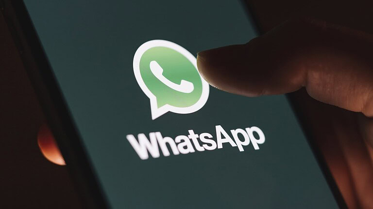 WhatsApp, il messaggio di benvenuto automatico arriva nei gruppi