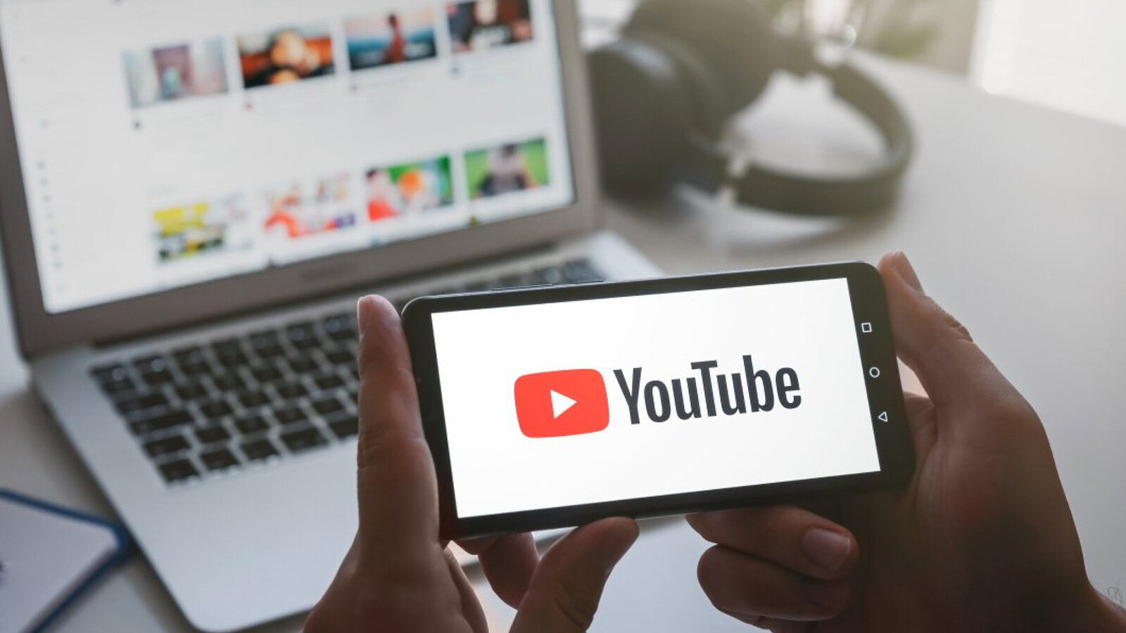 YouTube paga milioni ai creator per l'esclusiva contro Netflix