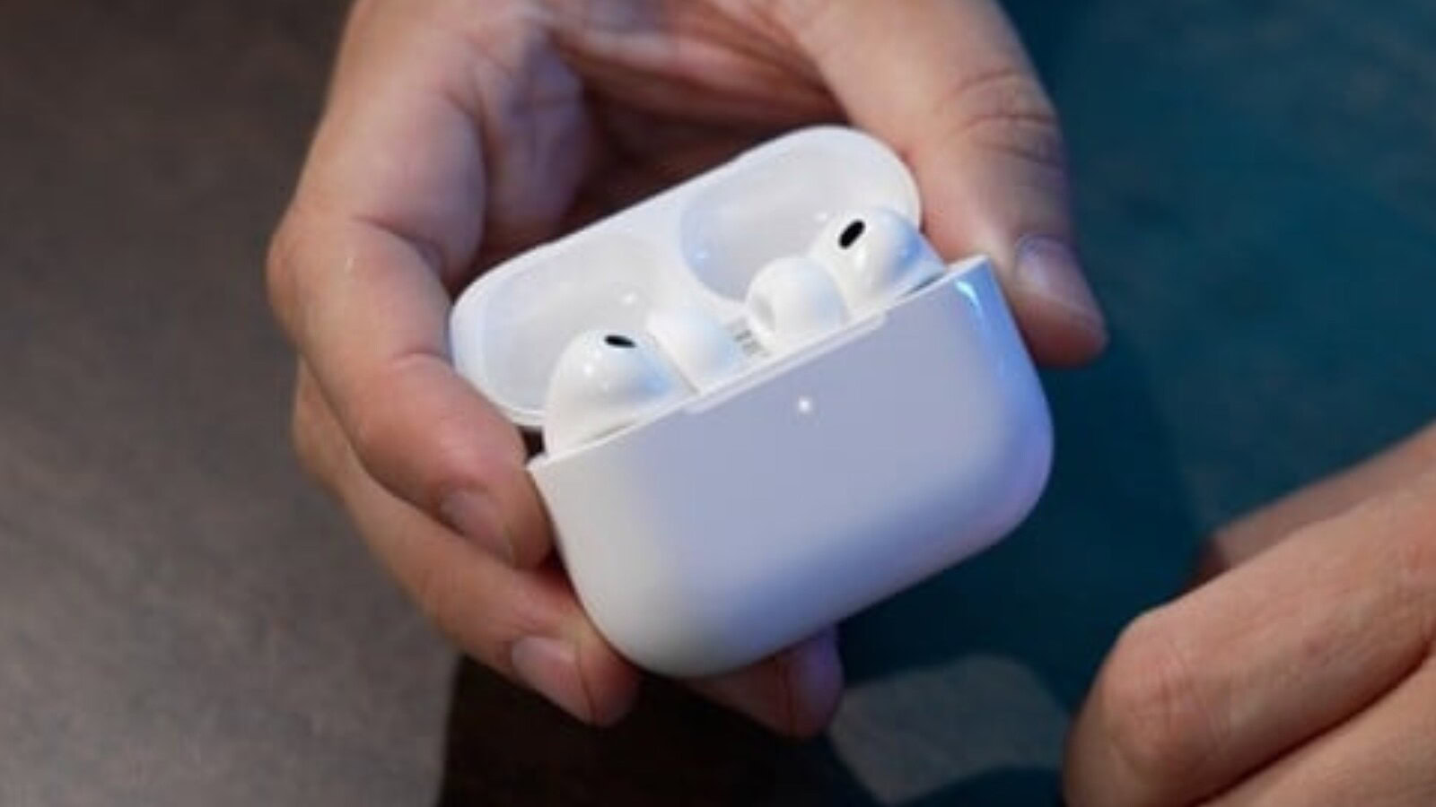 AirPods 5 in arrivo a settembre: due versioni in gamma