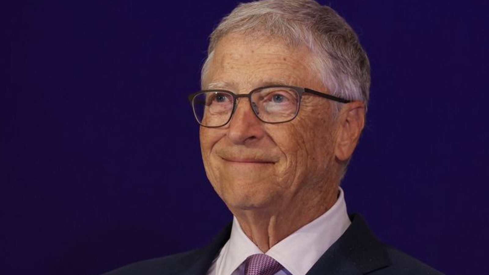 Bill Gates avverte sull'IA: lavoro a rischio e tassa sui robot