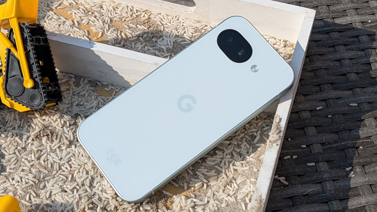 Pixel, app che si chiudono da sole: cosa sta succedendo