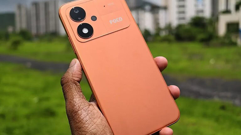POCO M8 Power: batteria da 8.000 mAh e tre giorni di autonomia