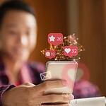 Divieto social ai minori in Francia bocciato dal Conseil