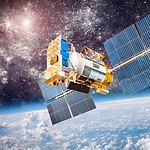 Pannelli solari spaziali al silicio: costi giù e più satelliti