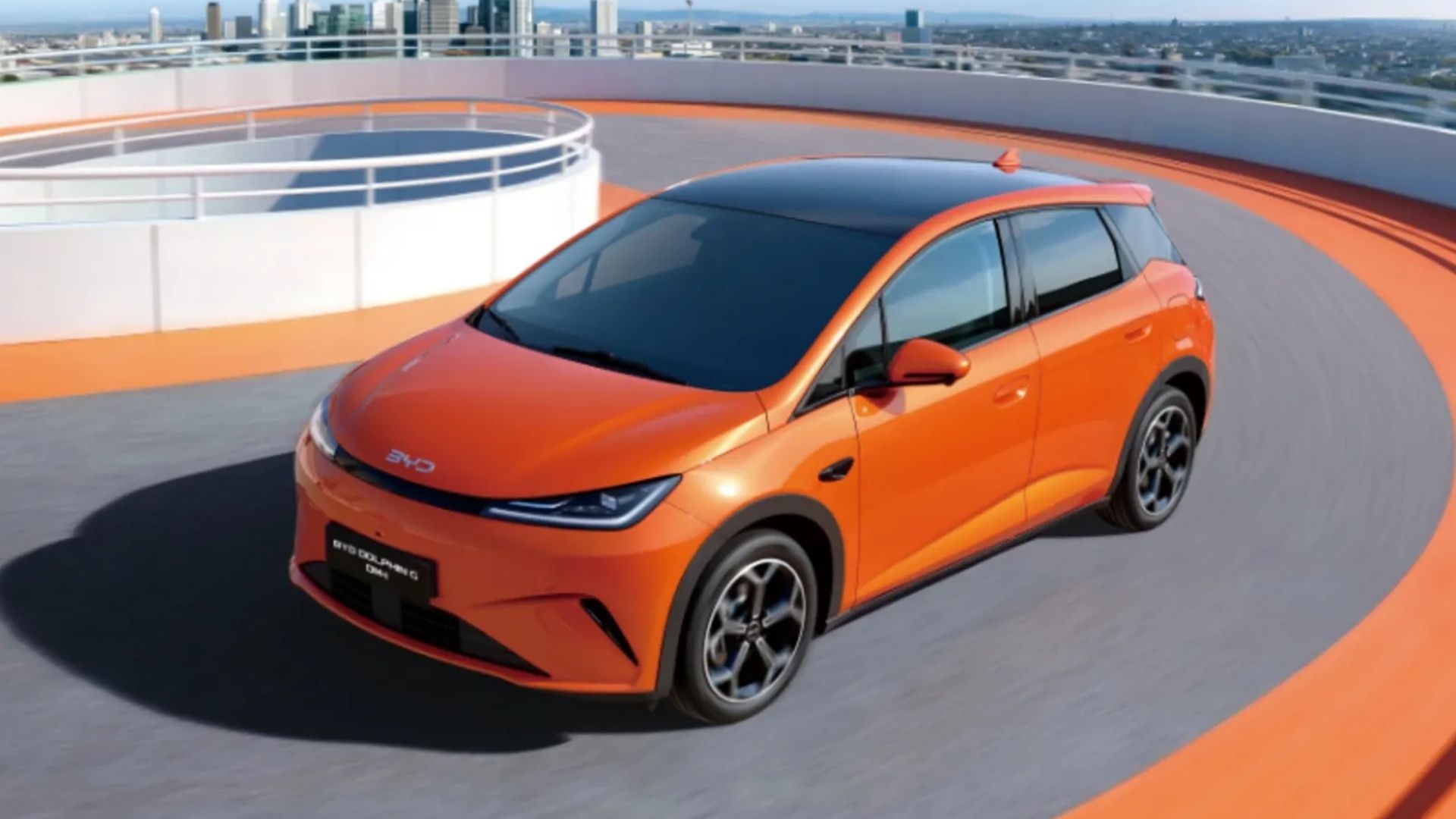 BYD Dolphin G BYD Dolphin G: crossover ibrido plug-in a partire da 25.000 euro