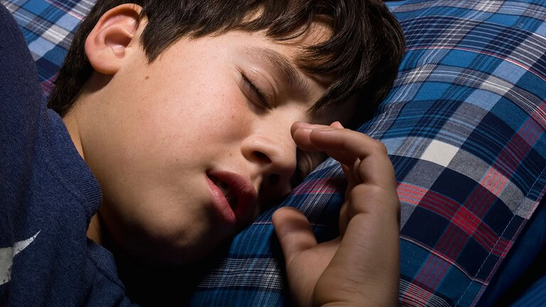 Dormire meglio migliora i voti: la prova arriva dalla scienza