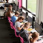 Schermi a scuola, i dispositivi in classe abbassano i risultati