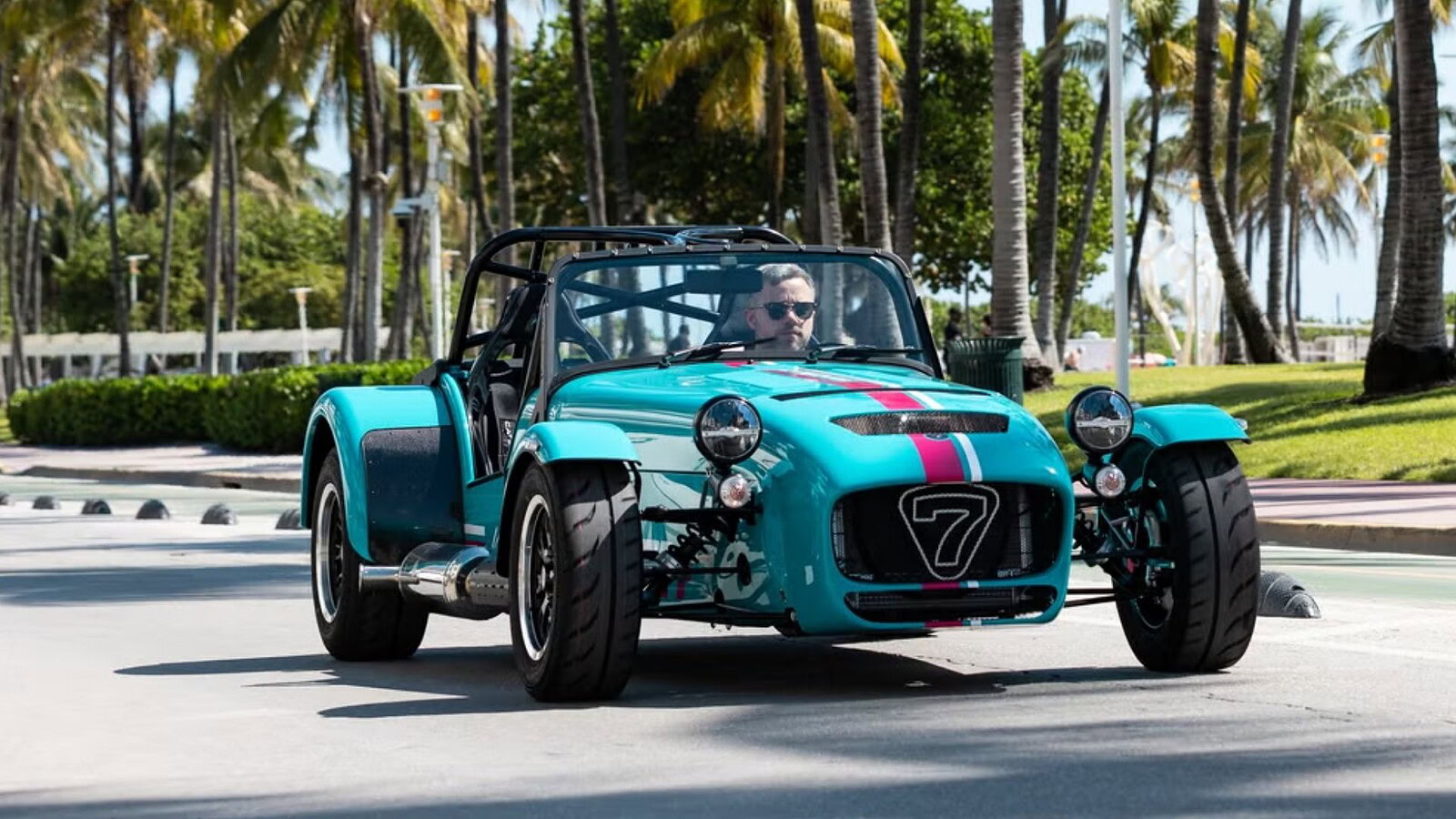 Caterham Seven Miami: 560 kg, 210 CV e solo 12 esemplari