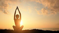 Yoga, l’allenamento più efficace per dormire meglio