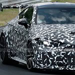 Mercedes-AMG CLE 63 Mythos: foro sul cofano e V8 flat plane