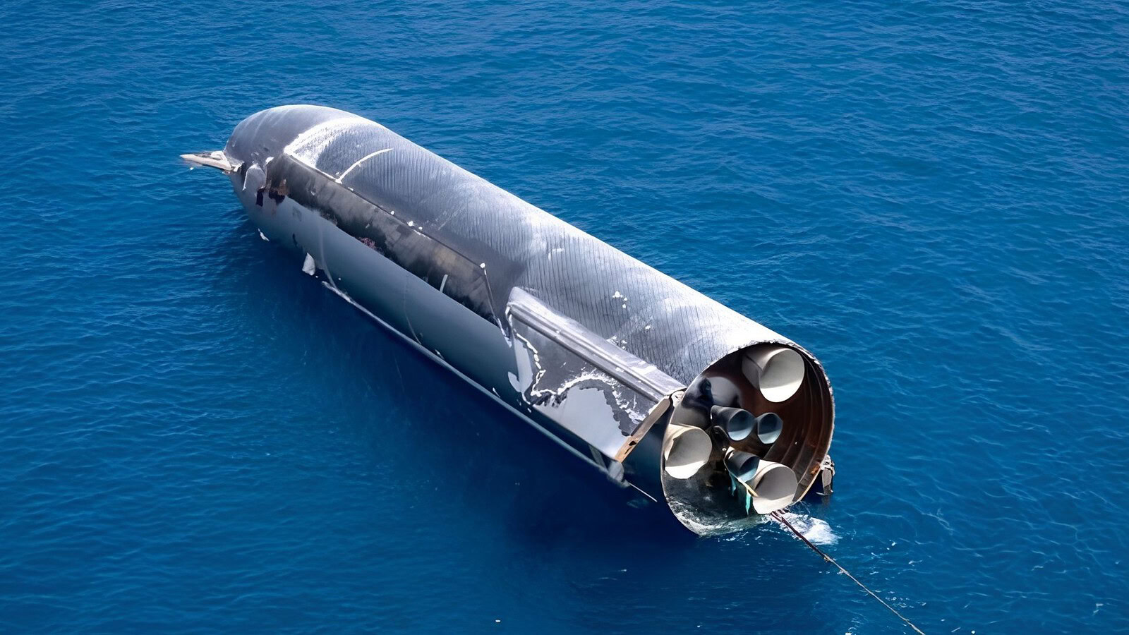 Starship, recuperata dopo 24 giorni: trainata a Christmas Island