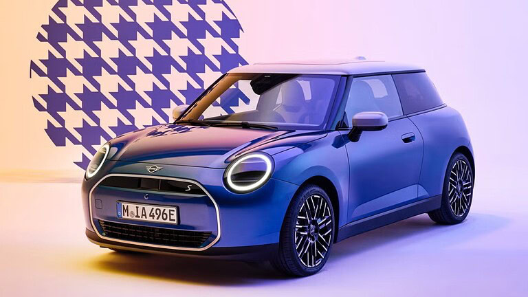 Mini Cooper, la nuova generazione cambia tutto: addio trazione anteriore