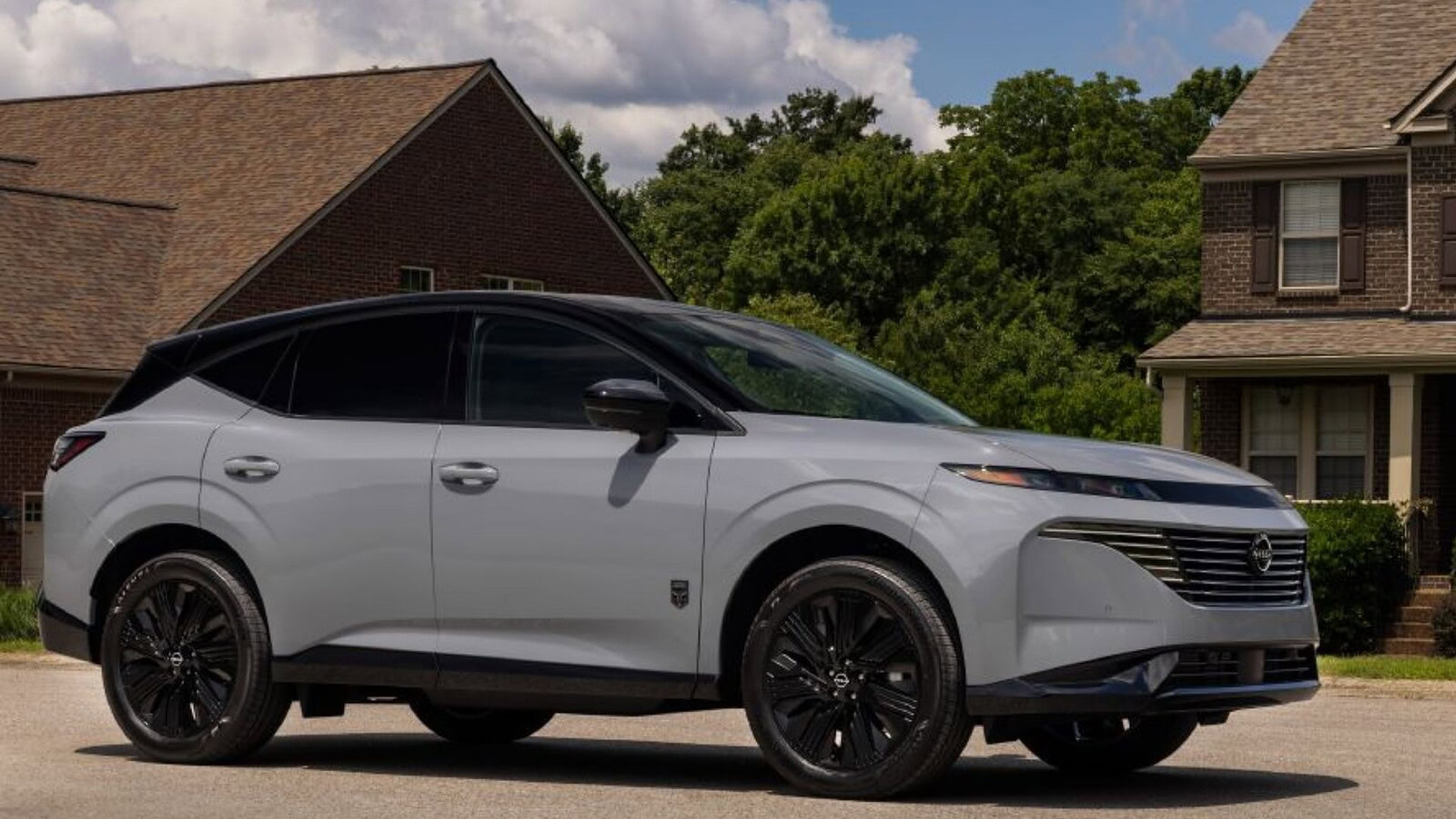 Nissan Murano 2027, prezzi in salita e nuova Dark Armor