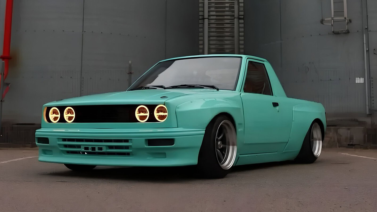 Toyota Corolla KE70 diventa un pickup verde menta da 9.500 euro