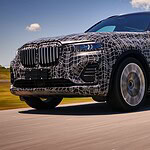 BMW X7 M Performance, il V8 resta: avvistata al Nürburgring