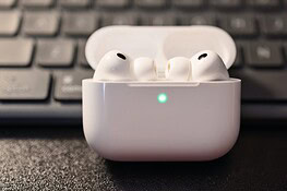 AirPods con fotocamera in arrivo già a settembre secondo le indiscrezioni