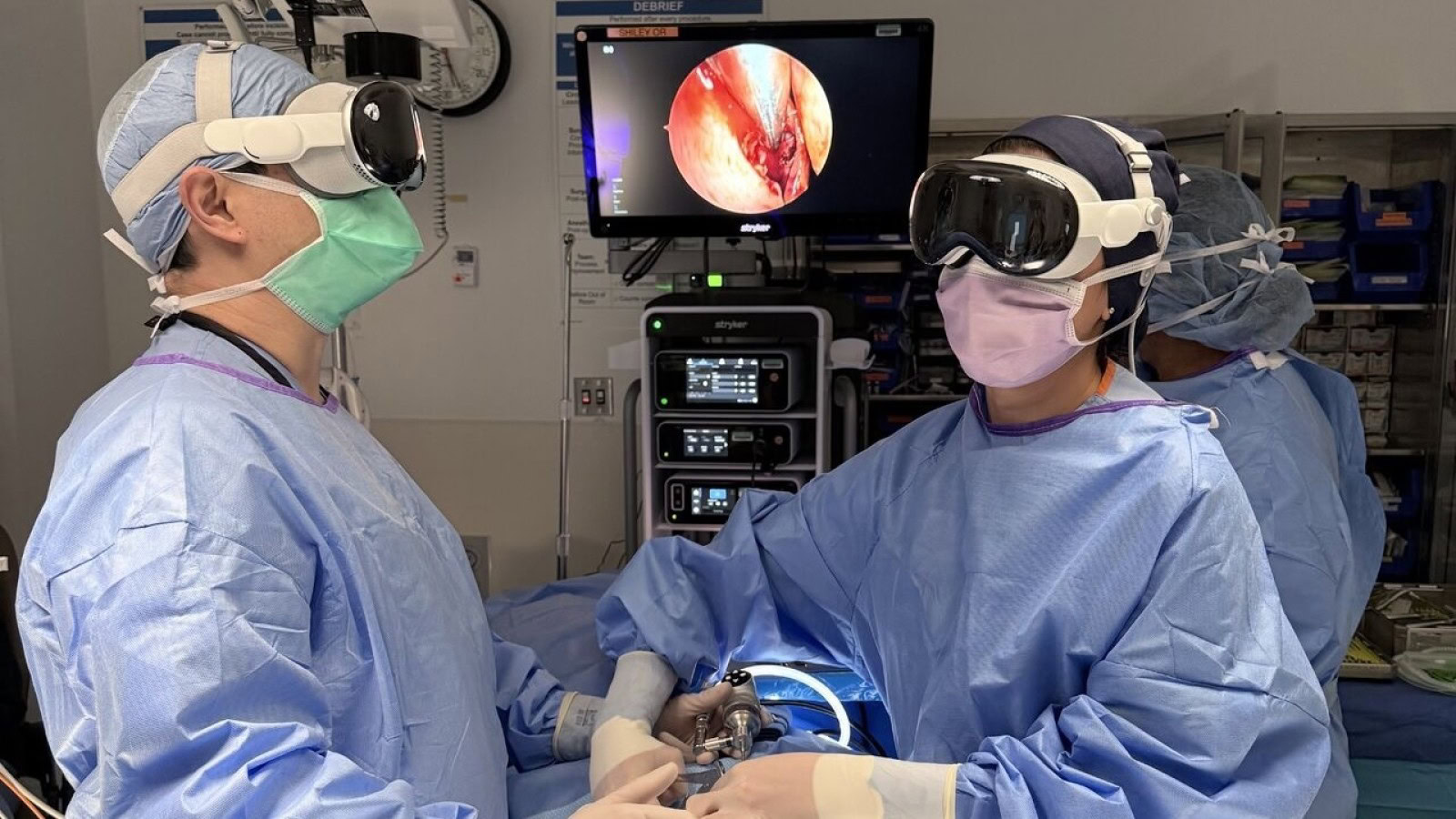 Apple Vision Pro in sala operatoria: interventi più rapidi del 19% ...
