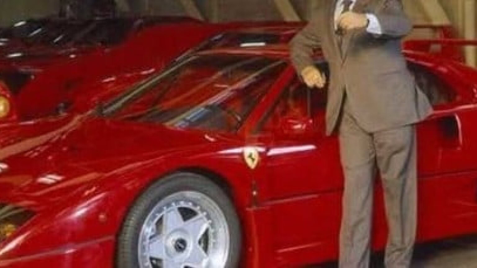 Ferrari F40, il gioiello della collezione da 200 auto di Bouvard