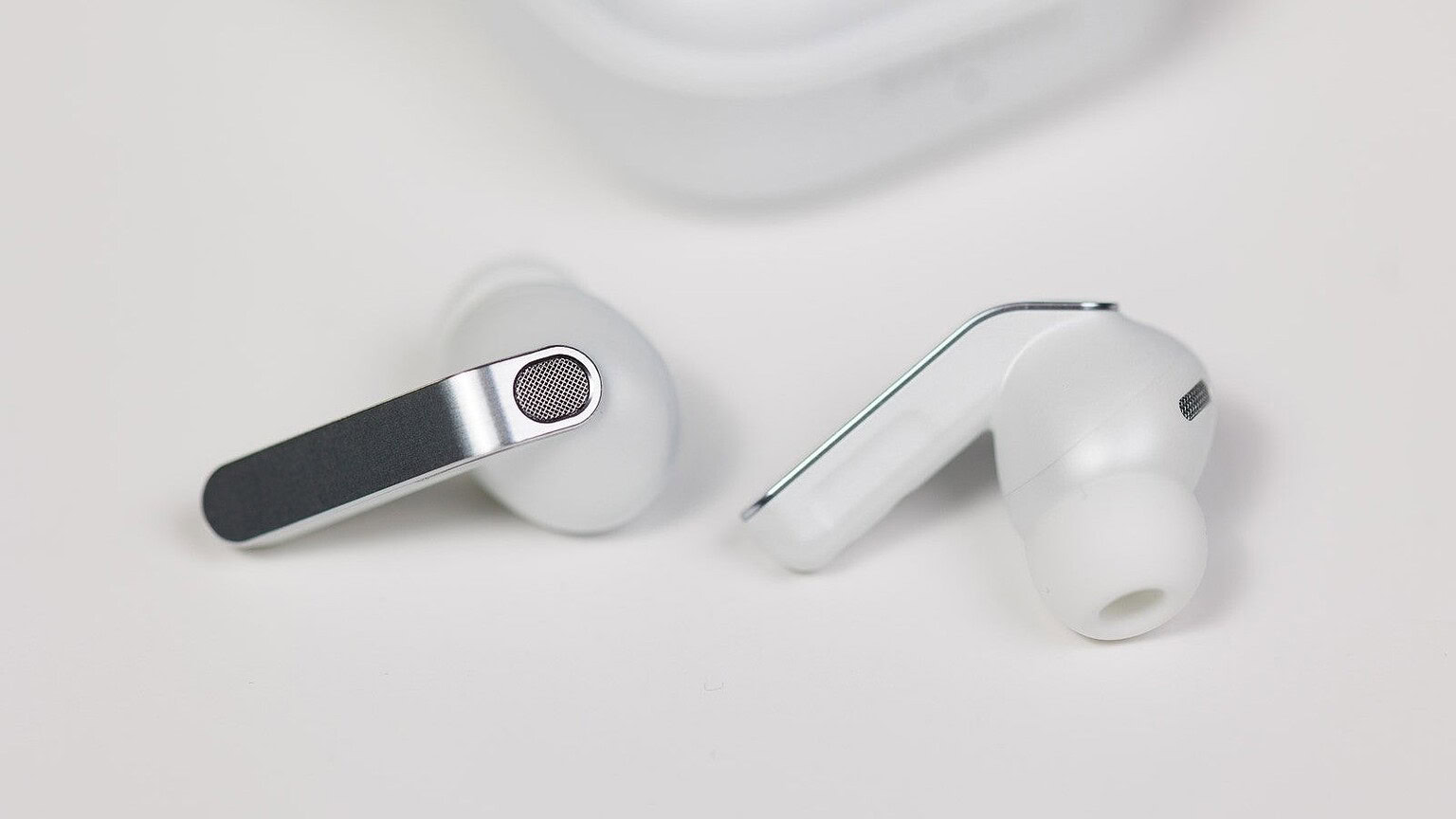Galaxy Buds ricevono una funzione chiave degli AirPods Pro